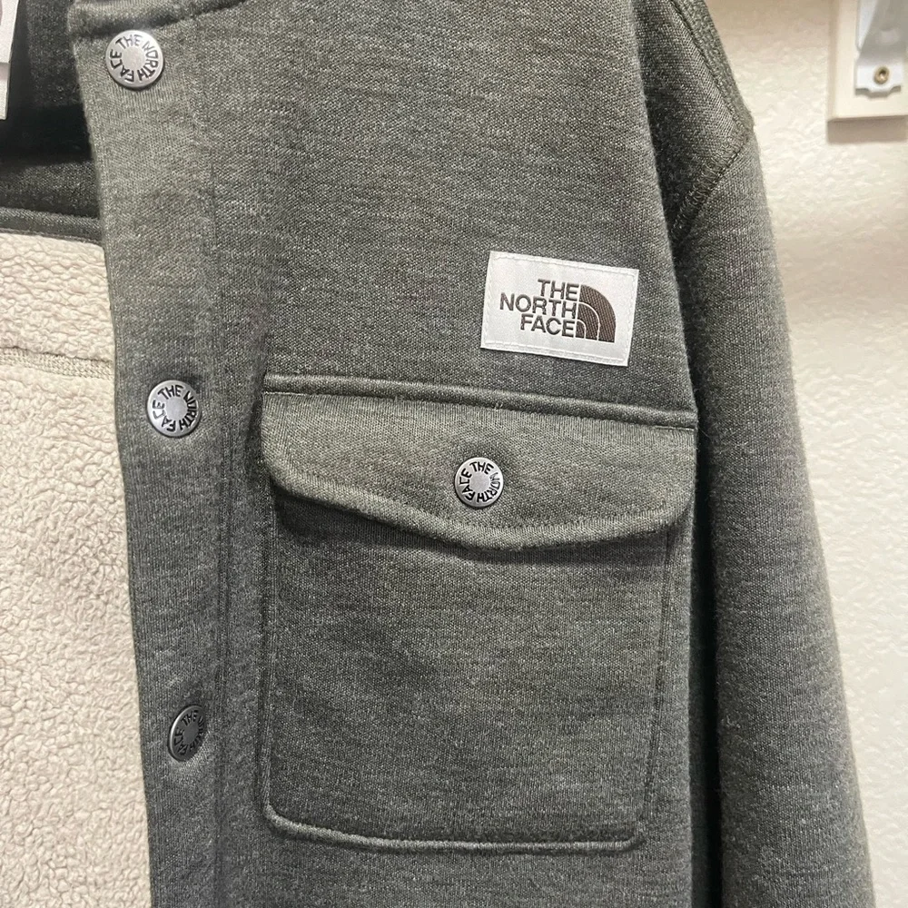 Mens North Face jacket size Small - Picture 2 of 5